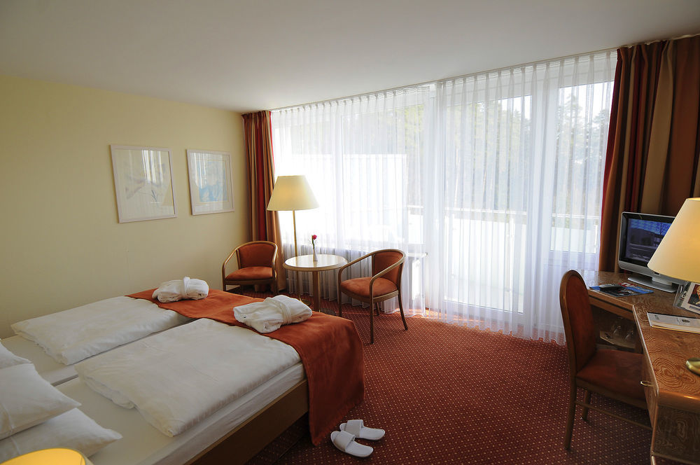 Dekra Congresshotel Wart Altensteig Esterno foto