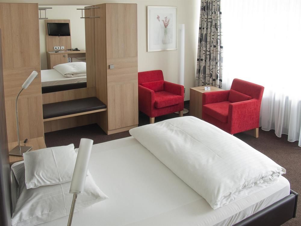 Dekra Congresshotel Wart Altensteig Esterno foto